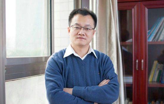 올 초 중국 교육부 부부장에 발탁된 저장대 총장 출신 양자물리학자 두장펑. [사진 바이두 캡처]