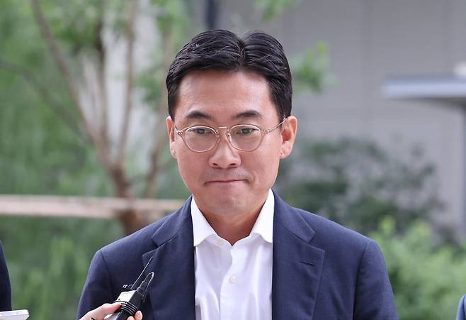 조영탁 IMS모빌리티 대표가 20일 오전 서울 종로구에 마련된 김건희 특검팀(특별검사 민중기) 사무실로 2차 소환조사를 받기 위해 출석하고 있는 모습 / 사진=뉴스1
