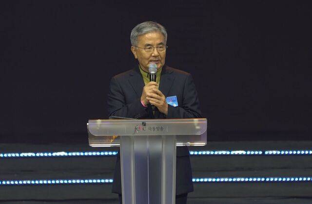 '선교 140주년 기념 감사예배'에서 말씀을 전하는 주안장로교회 주승중 목사. 극동방송 제공