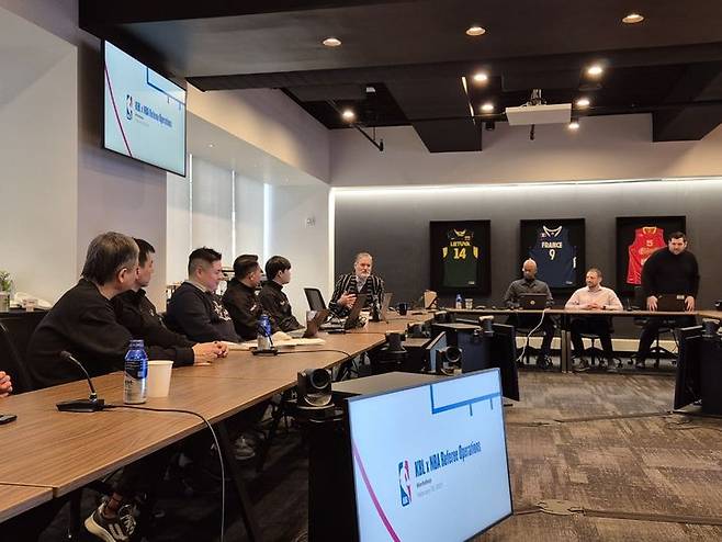 [서울=뉴시스] 미국프로농구(NBA) 심판 성장 및 훈련 부문 수석 부사장 몬티 맥커친. (사진=KBL 제공) *재판매 및 DB 금지