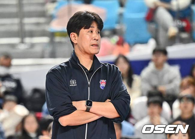 한국도로공사 김종민 감독. /OSEN DB