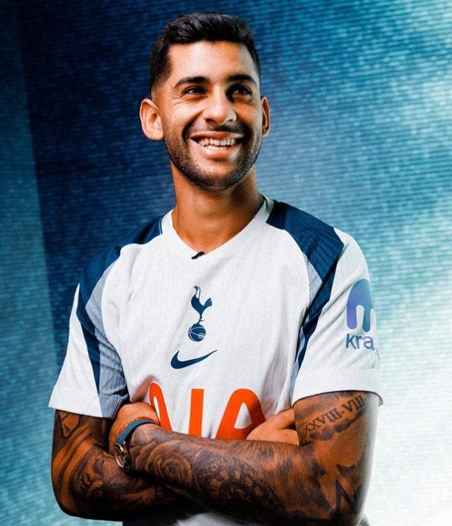 ▲ 로메로는 “토트넘에서 5번째 시즌을 맞게 됐다. 이 훌륭한 클럽의 주장을 맡게 돼 영광”이라며 “4년 전 이곳에 올 때, 내 꿈은 클럽 역사에 내 이름을 남기고 트로피를 들어 올리는 것이었다. 그 꿈을 이뤘고, 이제 새로운 여정이 시작된다"고 소감을 밝혔다. ⓒ 토트넘 홋스퍼