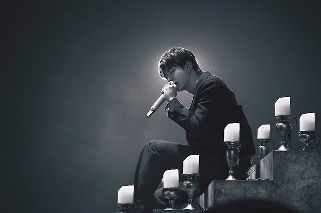 '글로벌 차트킹' 방탄소년단 진, 스포티파이 솔로곡 30억 스트리밍 돌파