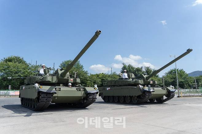 지난 14일 현대로템 창원공장 주행시험장에서 폴란드에 납품 예정인 K2전차 성능 시험이 진행되고 있다. (사진=현대로템)