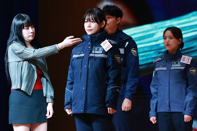 지난 11일 서울 서대문구 경찰청에서 새 경찰복 시제품에 대한 시민 품평회가 열리고 있다. /연합뉴스