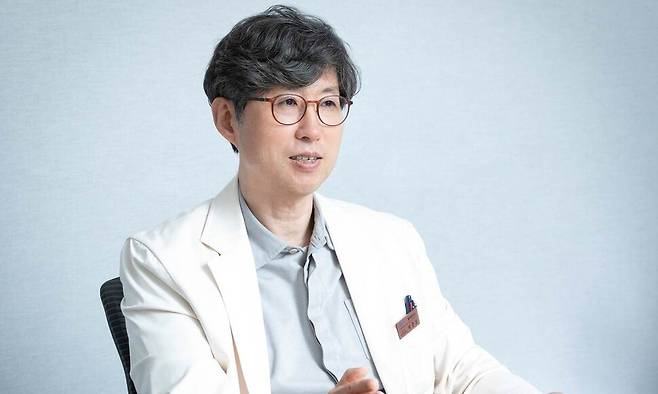 지난달 30일 서울 강남구 삼성서울병원에서 건강한겨레 취재진과 인터뷰 중인 박준오 대한종양내과학회 이사장(삼성서울병원 혈액종양내과 교수). 삼성서울병원 제공