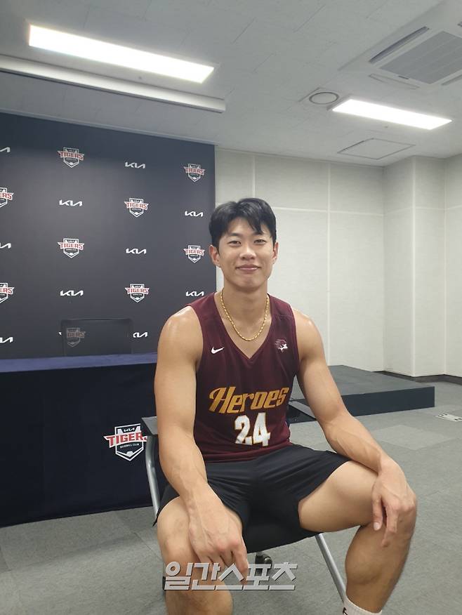 주중 광주 KIA 타이거즈 원정 3연전에 앞서 취재진과 인터뷰한 송성문. 광주=배중현 기자