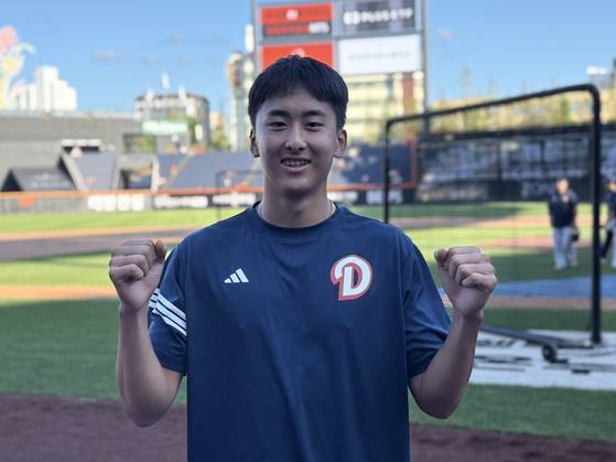 데뷔 6년 만의 첫 선발 등판에서 눈도장을 받은 두산 투수 제환유. 배영은 기자