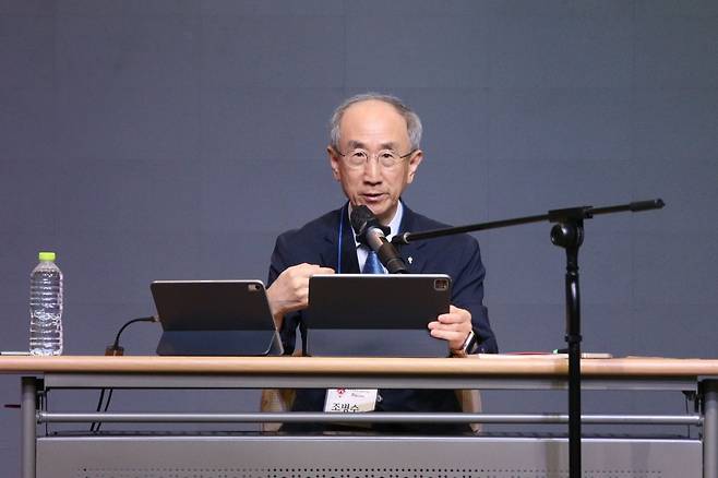 조병수 박사가 21일 경기도 수원 소망교회에서 열린 정례회에서 마리 뒤랑의 삶과 신앙에 관해 강연하고 있다. 위그노연구소 제공