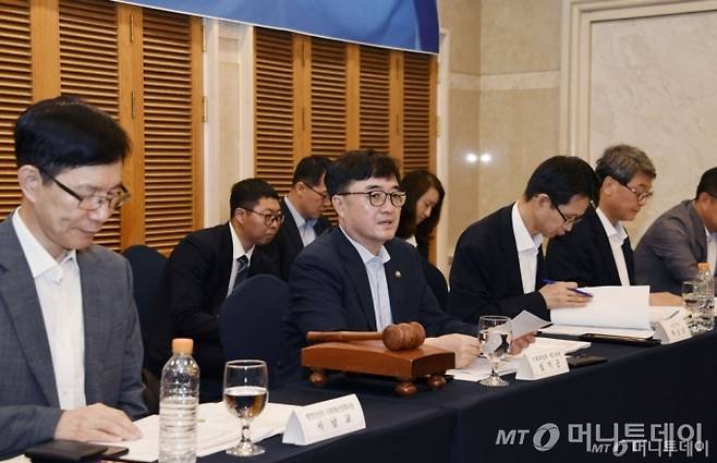 (서울=뉴스1) = 임기근 기획재정부 차관이 20일 서울 영등포구 켄싱턴호텔에서 열린 '제3차 조달정책심의위원회'를 주재하고 있다. (기획재정부 제공. 재판매 및 DB 금지) 2025.8.20/뉴스1  Copyright (C) 뉴스1. All rights reserved. 무단 전재 및 재배포,  AI학습 이용 금지. /사진=(서울=뉴스1)