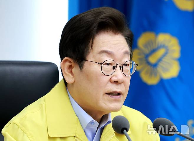 [서울=뉴시스] 고범준 기자 = 이재명 대통령이 21일 서울 용산 대통령실 청사에서 열린 제8차 수석·보좌관 회의에서 발언하고 있다. (대통령실통신사진기자단) 2025.08.21. bjko@newsis.com
