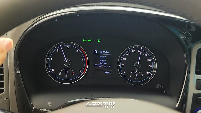 2025년형 현대 포터2 LPG 초장축. 편도 8.1km/l 구간 효율성을 보이고 있다.  사진 | 손재철기자