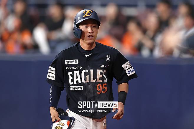 ▲ 김경문 감독은 황영묵이 초심을 되찾고 경기력을 끌어올리길 바라고 있다 ⓒ곽혜미 기자