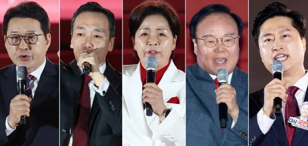 22일 오후 국민의힘 제6차 전당대회에서 최고위원에 선출된 신동욱(왼쪽부터), 김민수, 양향자, 김재원, 우재준 최고위원. 공동취재 사진
