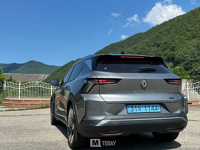 르노 세닉 E-Tech 100% 일렉트릭