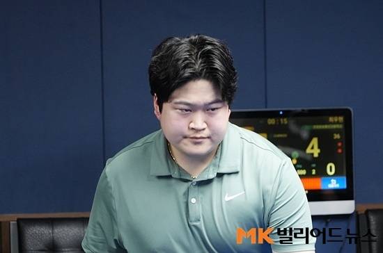 지난 18~19일 열린 세계주니어3쿠션선수권 대표 선발전에서 김도현 김현우 정상욱과 함께 국가대표로 선발된 손준혁은 3년 전 대회에서의 예선탈락 아쉬움을 씻고 우승 트로피를 가져오겠다고 했다.