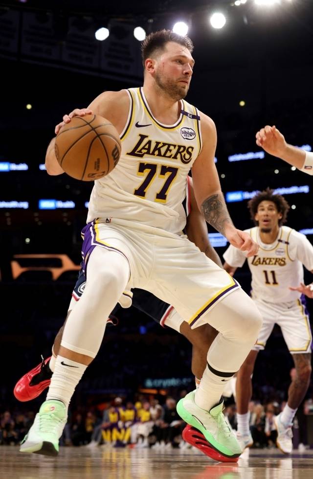 세계 최고의 선수 중 한 명인 ‘할렐루카’ 루카 돈치치. 그러나 유럽에는 그보다 더 귀한 몸이 3명이나 더 있다. 사진=Jason Parkhurst=연합뉴스 제공