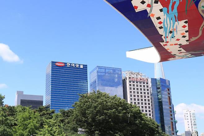 한미약품이 올 상반기 R&D(연구·개발) 투자를 확대했다. 사진은 한미약품 본사. /사진=한미약품