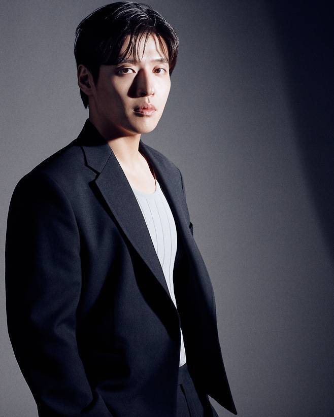 내년 2월로 크랭크 인이 4개월 연기된  영화 ‘국제시장2’ 주연배우 강하늘(넷플릭스)