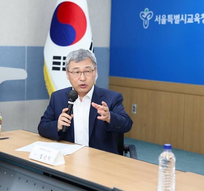 정근식 서울시교육감은 “인공지능(AI) 교육이 중요해지는 만큼 AI교육센터를 만들어 콘텐츠 개발부터 교사 컨설팅까지 통합 지원을 하려고 한다”며 “핵심 정책이 일회성 사업에 그치지 않고 현장에서 안정적으로 정착될 수 있도록 노력하겠다”고 말했다. 서울시교육청 제공