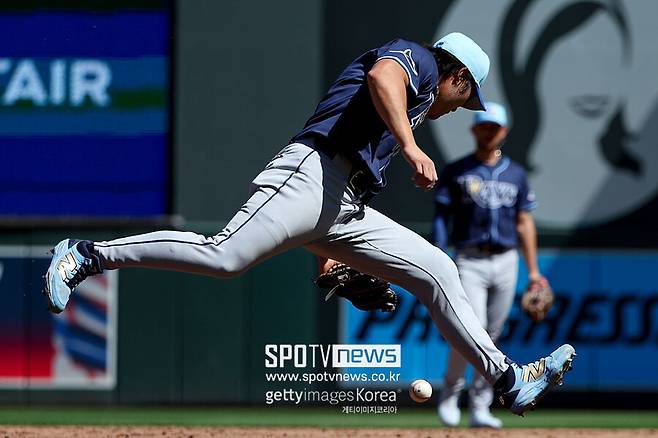 ▲ 수비하는 김하성.