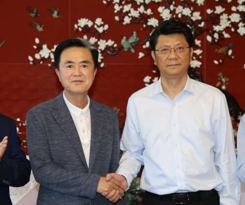 김태흠 충남도지사(왼쪽)과 왕진지엔 양저우시 당서기