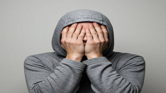 민감성이 높을수록 우울, 불안을 경험할 확률이 높다｜출처: Gemini 생성