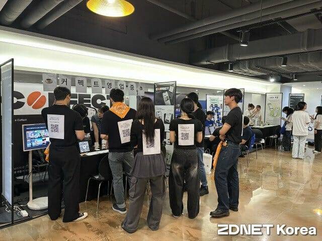 디캠프 프론트원 지하 1층에 마련된 대학생 개발자 부스