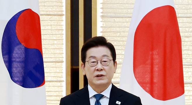 이재명 대통령이 23일 일본 도쿄 총리 관저에서 열린 한일 정상 공동 언론 발표에서 발언하고 있다. /연합뉴스