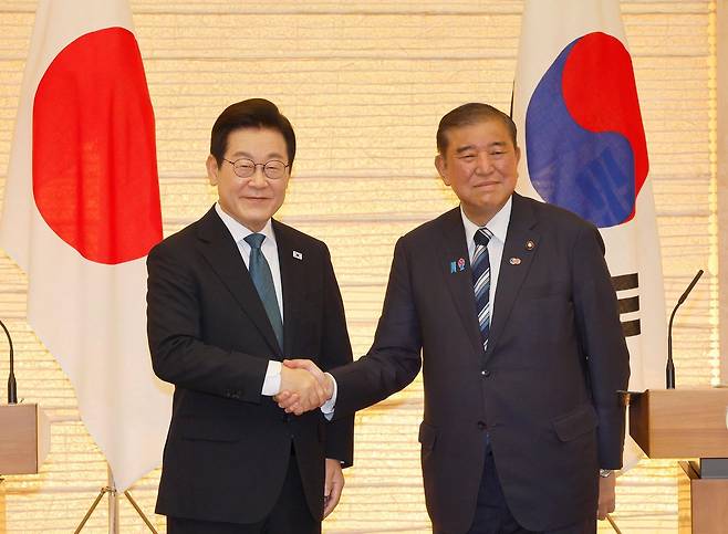 이재명 대통령이 23일 일본 도쿄 나가타초 총리관저에서 열린 이시바 시게루 일본 총리와의 한-일 공동언론발표에서 발언하고 있다. 대통령실사진기자단