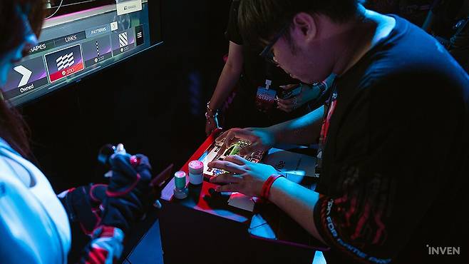 ▲ 열심히 차도 커스터마이징 해보고