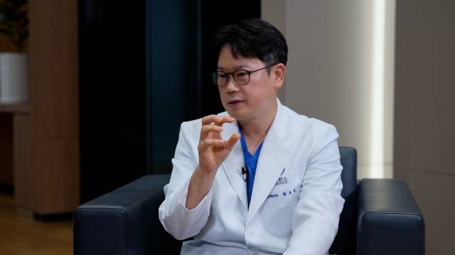췌장암 명의 황호경 세브란스병원 간담췌외과 교수는 "췌장암 조기 진단은 여전히 난제"라며 "현재로선 복부 CT가 가장 정확하며, 복부 초음파는 췌장이 잘 보이지 않아 한계가 있다"고 말했다. /서울경제TV '지금, 명의' 캡처