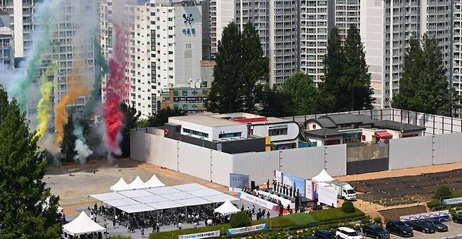 지난 6월 12일 인천광역시 남동구 인천광역시청 신청사 부지에서 열린 '인천광역시 신청사건립 착공식'에서 착공 세리머니가 진행되고 있다. 사진=인천시