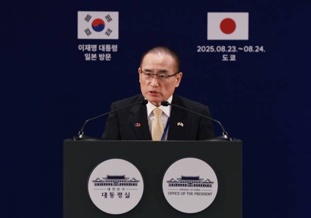 ▲ 위성락 국가안보실장이 24일 일본 도쿄의 한국프레스센터가 마련된 호텔에서 이재명 대통령의 일본 방문 관련 브리핑을 하고 있다. 연합뉴스