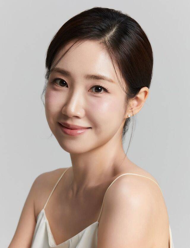 큐브엔터테인먼트 식구가 된 '야구 여신' 방송인 최희가 소감을 밝혔다. / 최희 소셜미디어