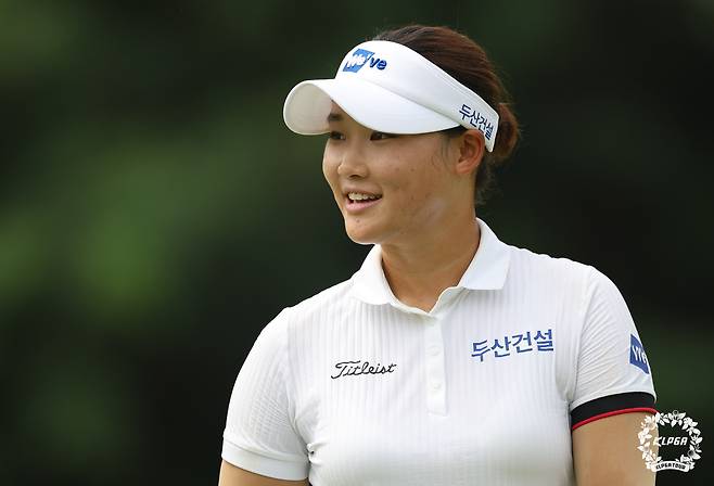 극적인 역전 드라마로 정규투어 첫 우승에 성공한 김민솔. [사진=KLPGA]