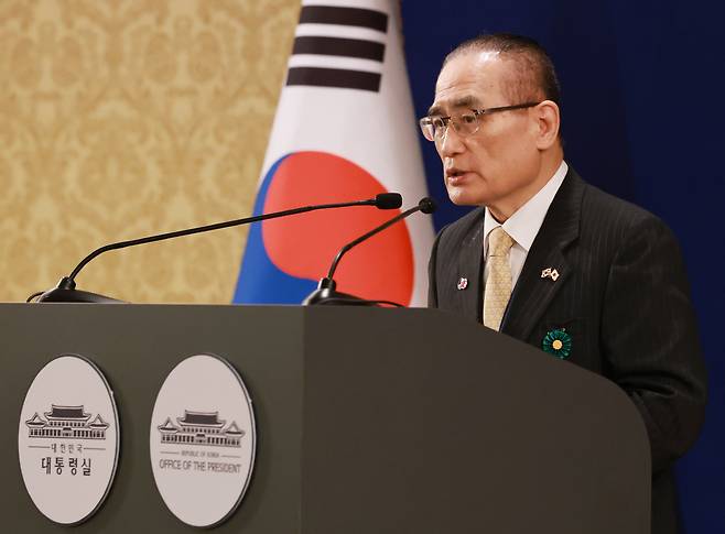 위성락 국가안보실장이 24일 일본 도쿄의 한국프레스센터가 마련된 호텔에서 이재명 대통령의 일본 방문 관련 브리핑을 하고 있다. 연합뉴스