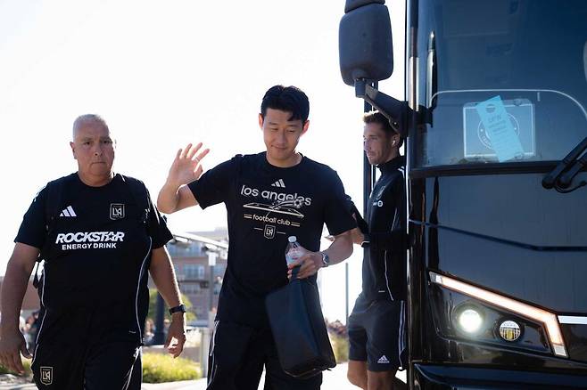 ▲ 축구통계매체 '풋몹'은 손흥민에게 양 팀 통틀어 최고 평점인 8.8을 매겼다. 손흥민은 이날 득점뿐만 아니라, 총 8번의 기회를 창출했으며 슈팅은 8번을 때렸다. 패스 성공률은 81%(35/43)였다. ⓒ LAFC