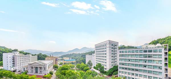 창신대학교가 법무부와 보건복지부가 공동으로 추진하는 '외국인 요양보호사 양성대학' 4곳 중 하나로 지정됐다. 사진은 창신대학교 전경. / 창신대