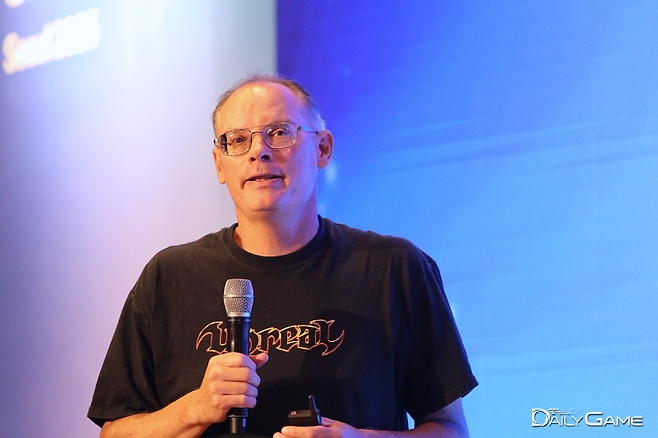 한국을 방문한 에픽게임즈 팀 스위니 대표가 언리얼 엔진의 미래와 개발자 생태계에 대한 철학을 소개했다.