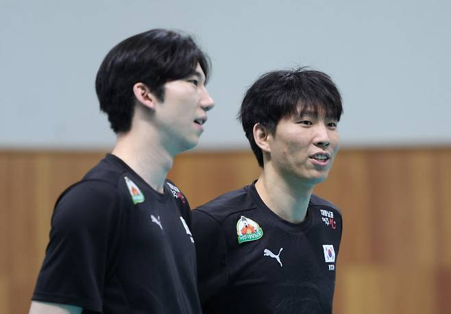 한국 남자배구 대표팀 허수봉(왼쪽), 황택의. 사진=뉴시스