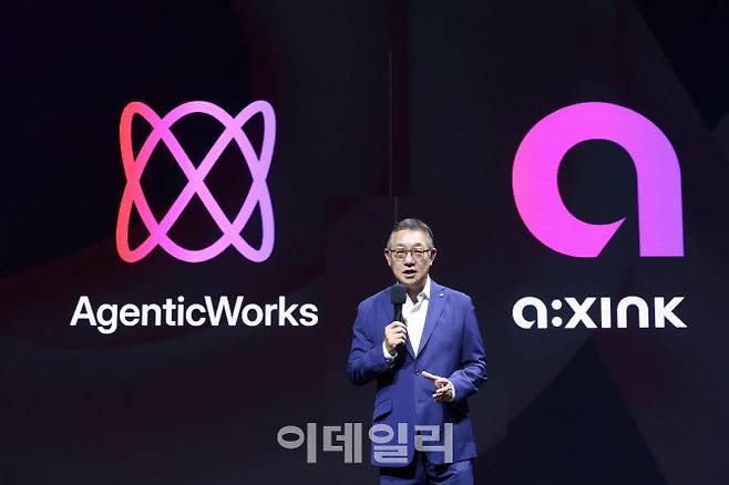 25일 서울 강서구 마곡 LG사이언스파크 컨버전스홀에서 개최된 LG CNS AX 미디어데이에서 LG CNS CEO 현신균 사장이 환영사를 하고 있다. (사진=LG CNS)