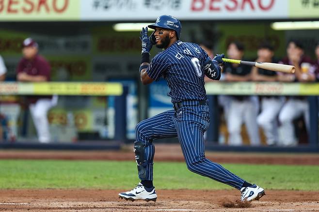 삼성 디아즈가 24일 대구삼성라이온즈파크에서 열린 2025 KBO리그 키움전에서 시즌 40호 홈런을 터뜨리고 있다. 사진 | 삼성 라이온즈