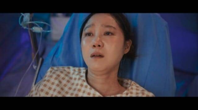 올해 초 국내 드라마를 통해 우주정거장에서 아이를 낳는 장면이 방영됐다. 당시 드라마 ‘별들에게 물어봐’에서 여자 주인공 공효진은 우주에서 출산을 시도하다가 극 중 사망하는 비극적 결말을 맞았다. (사진=tvN '별들에게 물어봐')