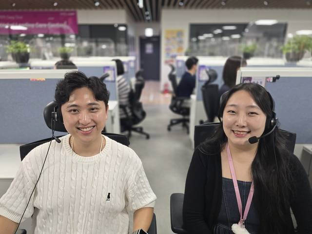 LG유플러스 대구센터 고객만족팀 박병호(왼쪽) 상담사와 CS6팀 황윤정 상담사. LG유플러스 제공