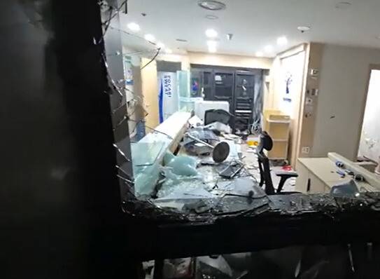 송씨가 서부지법 사태 당시 법원 경내에서 찍은 유튜브 영상 갈무리