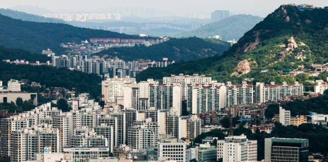 이달 20일 서울 중구 남산에서 바라본 시내 아파트. 연합뉴스