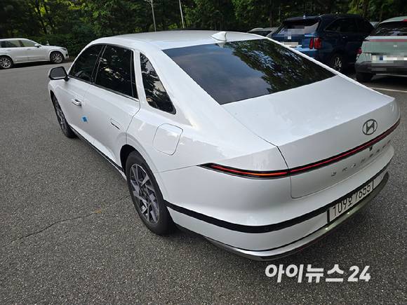 현대차 2026년형 '그랜저 LPG 3.5' 후측면. [사진=김종성 기자]
