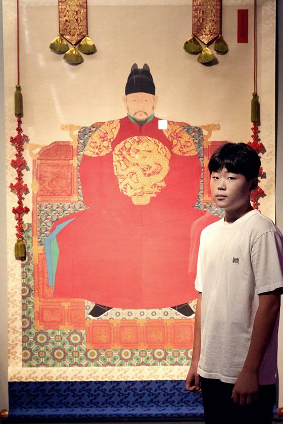 '기록의 나라' 조선은 왕의 초상인 어진도 남겼다. 태조의 어진을 살펴본 고일재 학생기자.