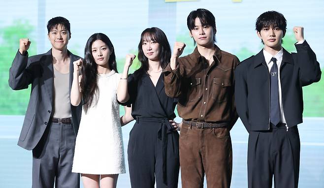 From left: Gong Myung, Shin Eun-soo, director Namkoong Sun, Cha Woo-min and Yoon Sang-hyeon at "Love Untangled" production briefing in Seoul on Monday. (Yonhap)